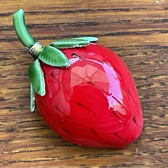 Original By Robert Jewelry - VINTAGE ORIGINAL BY ROBERT ENAMEL STRAWBERRY FRUIT BROOCH